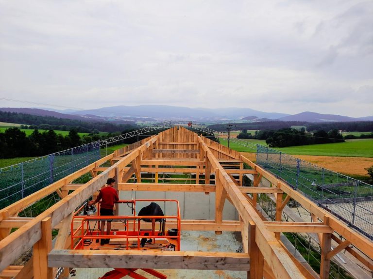 e8e6a9eb-5def-4fff-87aa-8146062bf1e4